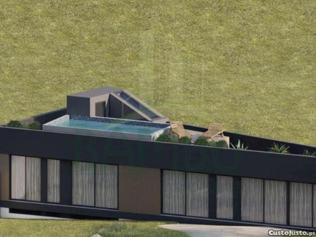 Moradia T3 Moderna Com Piscina E Vista De Mar