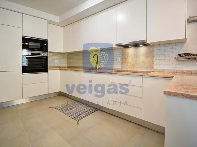 Moradia T3 Moderna a 700m do Mar | Totalmente Mobilada | Pen. 157m² Peniche