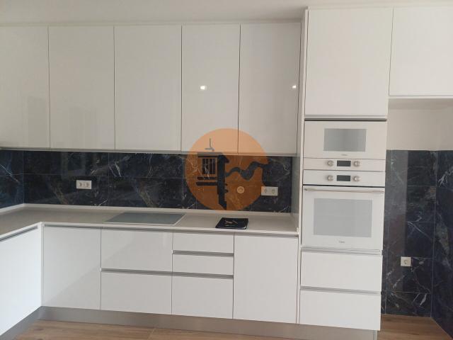 Moradia T3 moderna e luminosa, nova a estrear, localizada em Altura