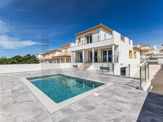 Moradia T3, Moderna, Piscina, Elevador, Vista Campo! 170m² Albufeira e Olhos de Água