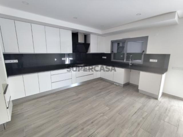 Moradia T3 na Urbanização Marlin Tavira