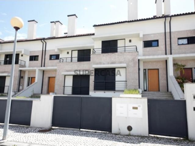 Moradia T3 na Vilabeira, zona próxima do centro de Viseu