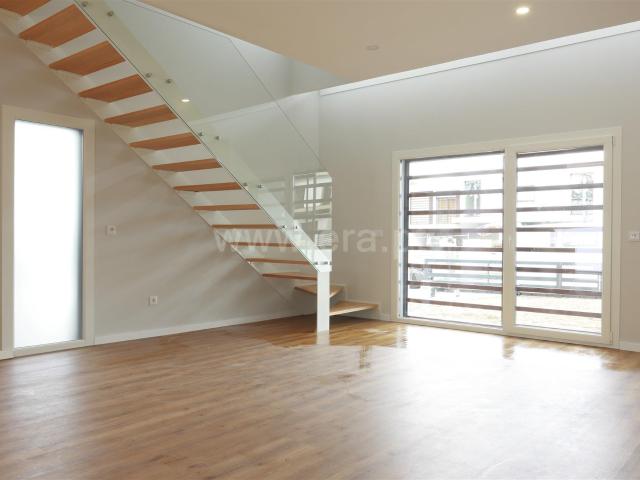 Moradia T3 no Alto das Vinhas – Sesimbra 136m² Sesimbra Castelo