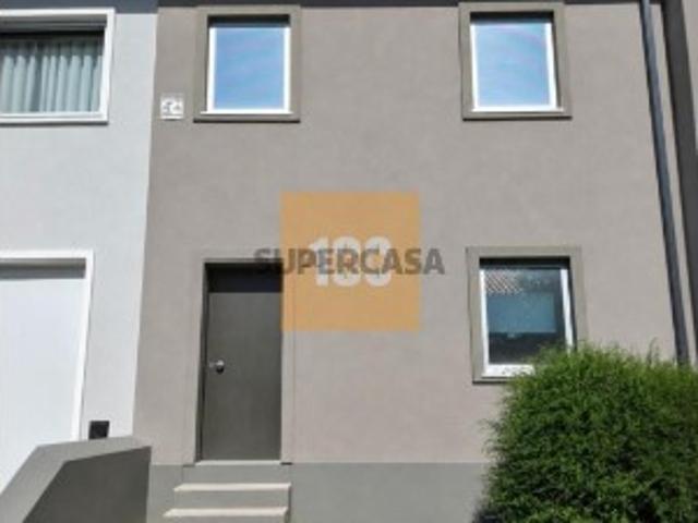Moradia T3 no Bairro António Aroso