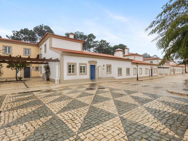 Moradia T3 no Condomínio Vila dos Príncipes – Praia D’El Rey 128m² Amoreira