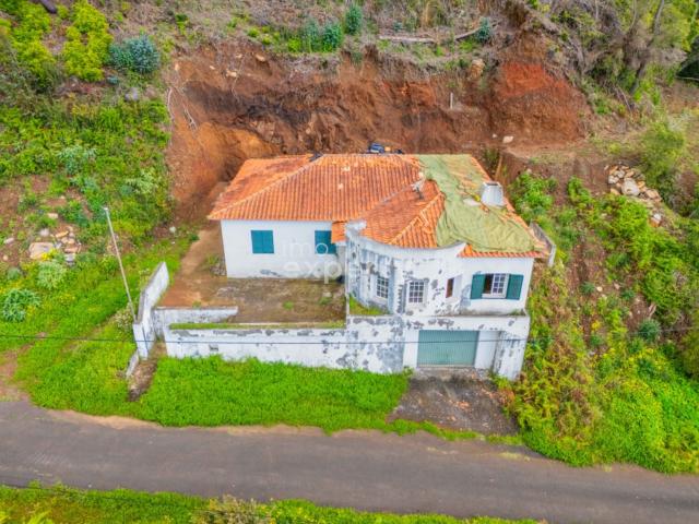 Moradia T3 no Vale Paraíso na Camacha, Madeira