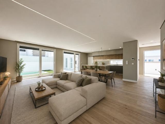 Moradia T3 Nova C/ 2 Suites e Piscina Azeitão