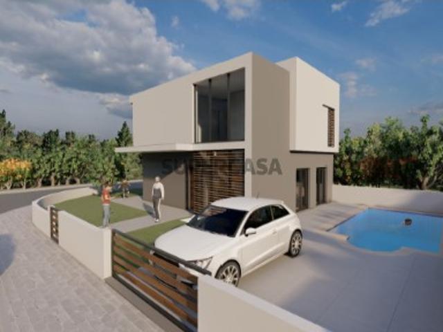 Moradia T3 Nova C/ Piscina e Demótica Alto das Vinhas