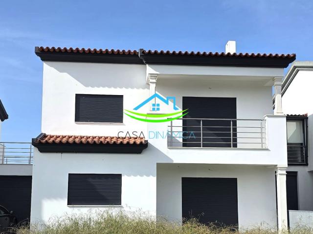 Moradia T3 Nova com Garagem e Terreno em Arazede, Montemor o Velho