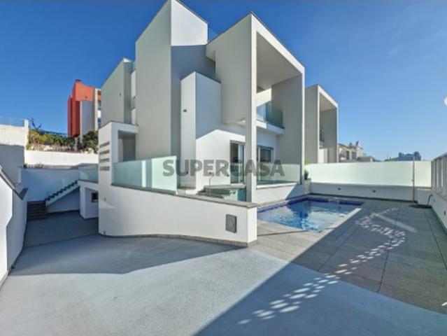 Moradia T3 nova, com piscina, garagem Conforto e Localização Privilegiada, Ferragudo Algarve