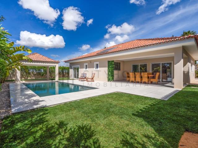 Moradia T3 nova com piscina no campo