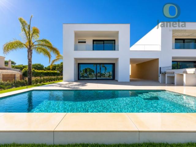 Moradia T3 Nova com Piscina Privada entre Vilamoura e as Praias do Algarve