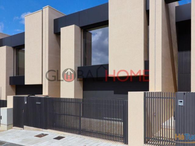 Moradia T3 Nova com Terraço em São Pedro da Cova | 26084086753