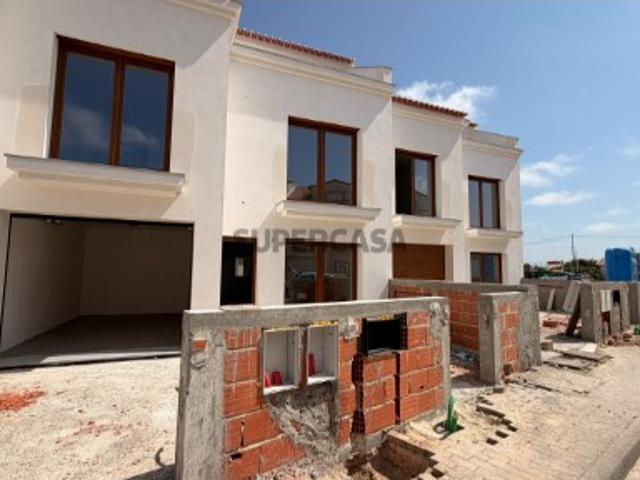 Moradia T3 Nova GARAGEM Atouguia da Baleia