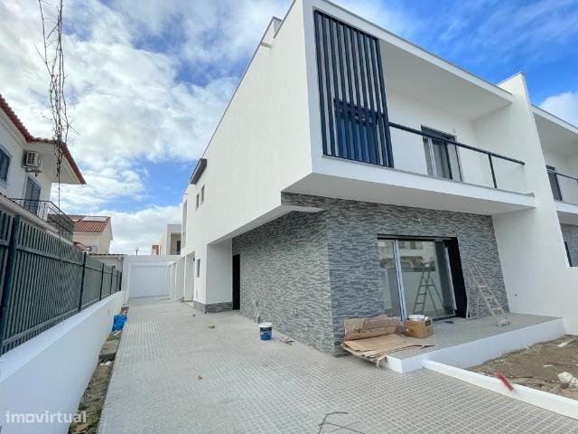 Moradia T3 NOVA em Ferno Ferro