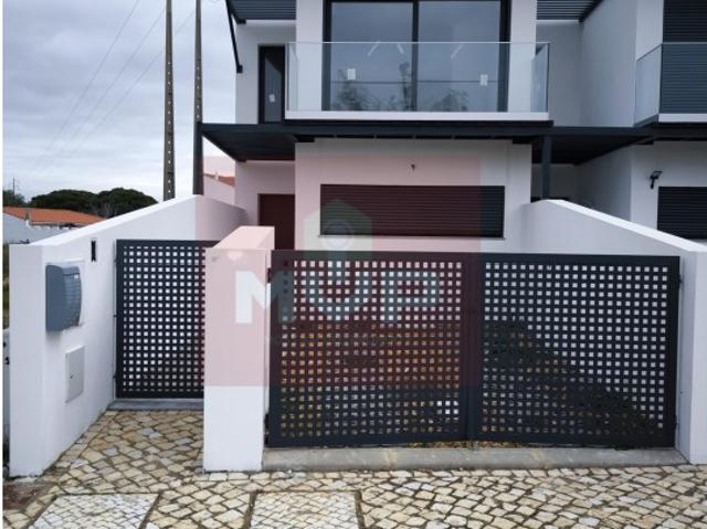 Moradia T3 nova em Quelfes