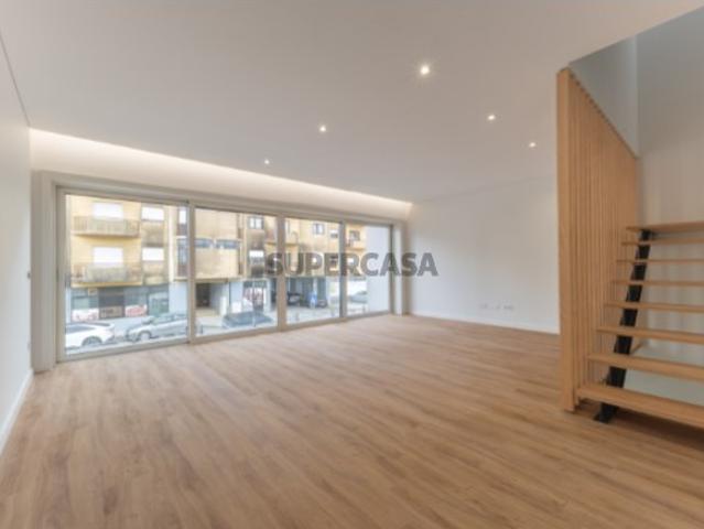 Moradia T3 Nova no Centro de Lousada Modernidade, Espaço e Conforto