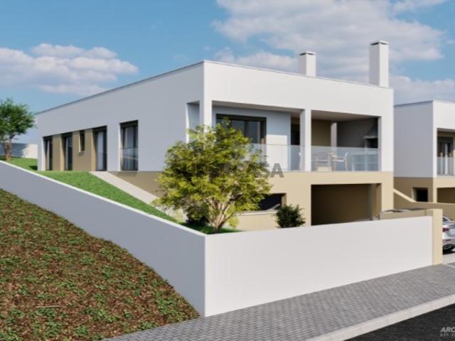Moradia T3 Nova na Silveira em Torres Vedras