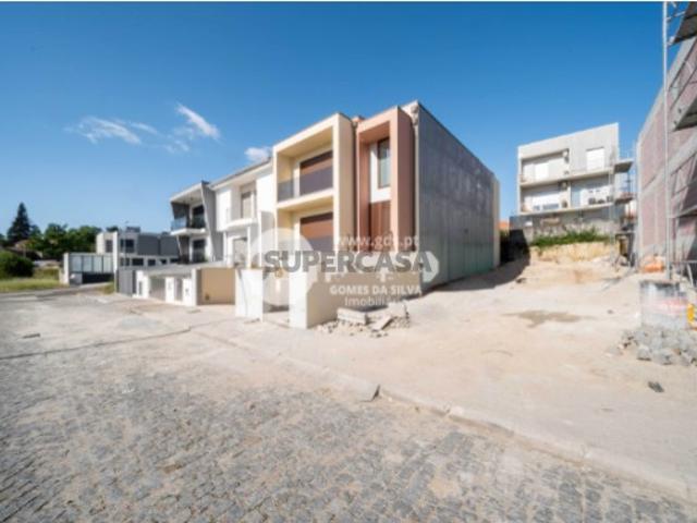 Moradia T3 Nova | Priscos, Braga