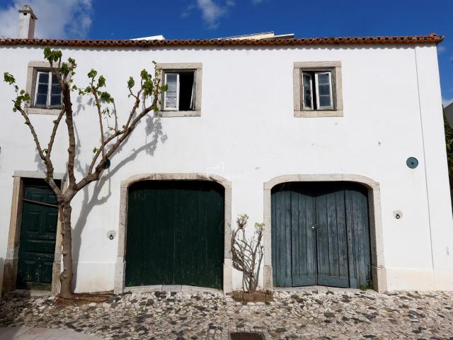 Moradia T3 a renovar no coração de Paço d'Arcos | com planos. 264m² Oeiras E São Julião Da Barra