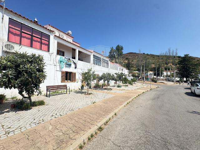 Moradia T3 à venda em Alcoutim