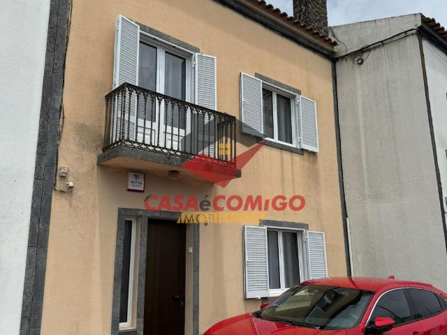 Moradia T3 à venda em Fajã de Cima