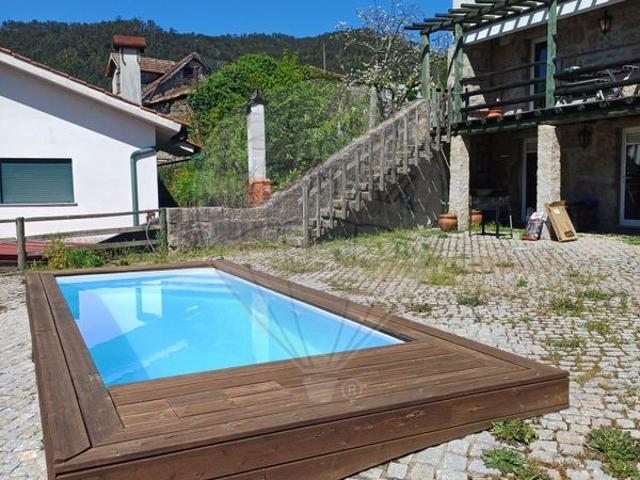 Moradia T3 à venda em Oliveira