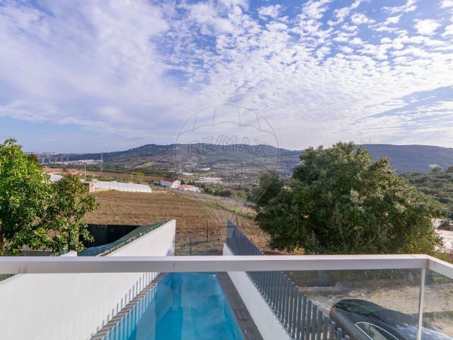 Moradia T3 à venda em Loures