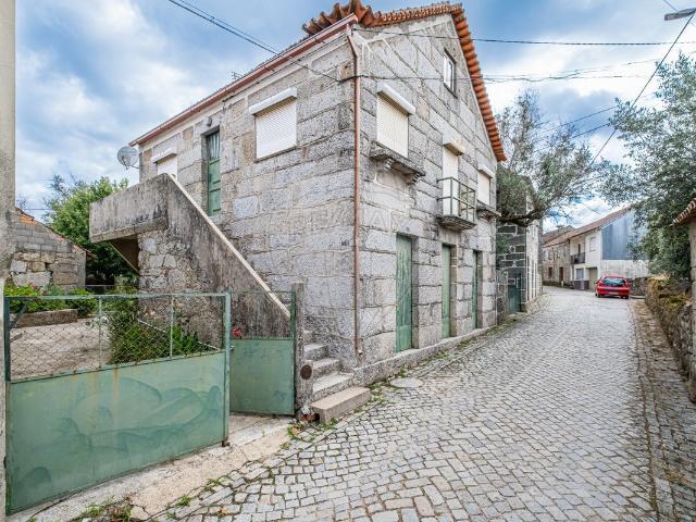Moradia T3 à venda em Nelas