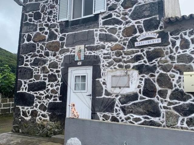 Moradia T3 à venda em Santa Cruz da Graciosa