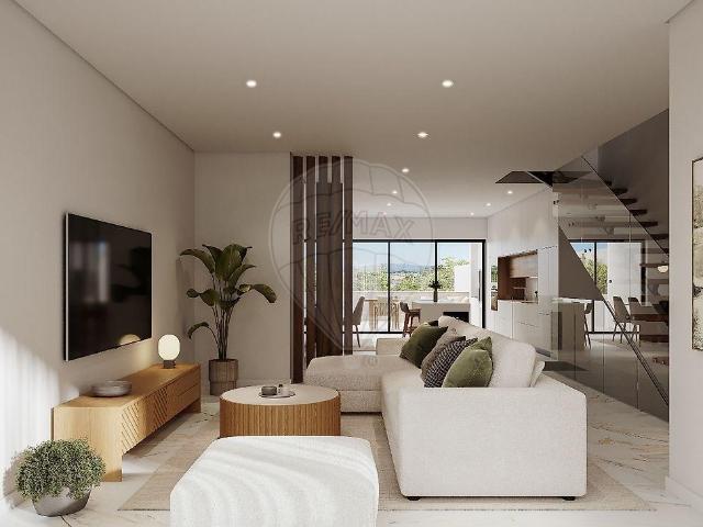 Moradia T3 à venda em São Sebastião 306m² Portimão