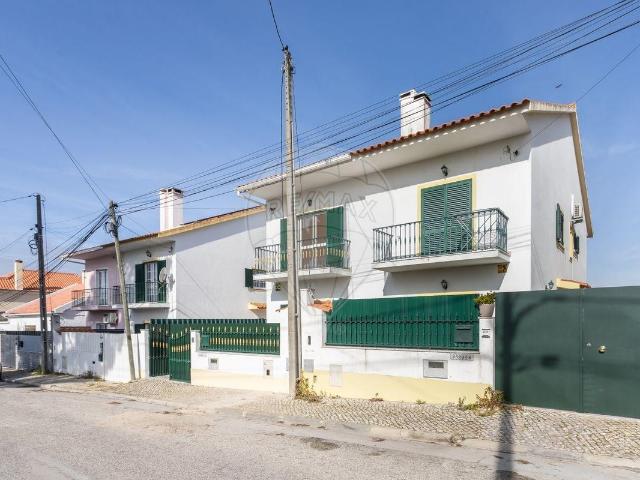 Moradia T3 à venda em Sesimbra 106m² Sesimbra Castelo