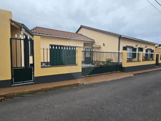 Moradia T3 à venda em Ponta Delgada