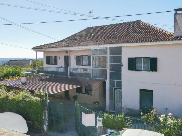 Moradia T3 à venda em Tondela