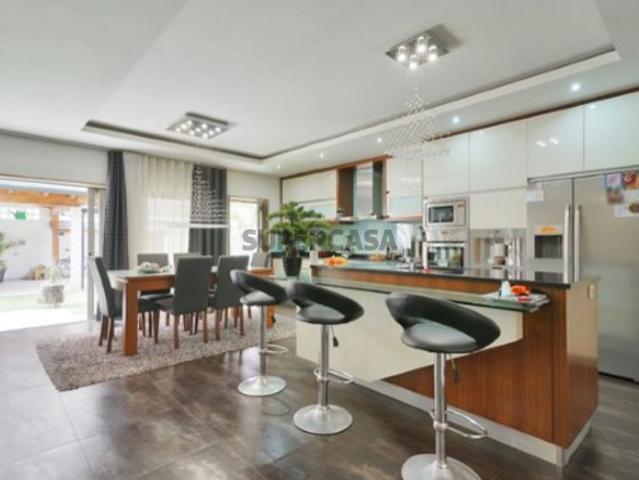 Apartamento T5 à venda em Gondomar