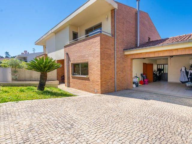 Moradia T3 à venda em Vila Verde 207m² Lage