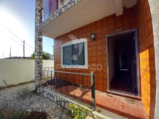 Moradia T3 Bi familiar – Rés do chão | São Francisco, Alcochete, Setúbal