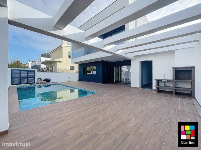 Moradia T3 c/ Piscina na Quinta de Valadares