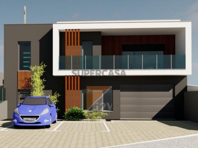 Moradia T3 Colmeias em construção