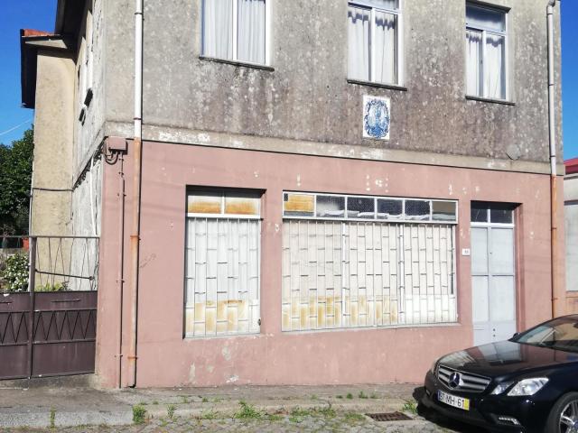 Moradia T3 com 2 utilizações independentes