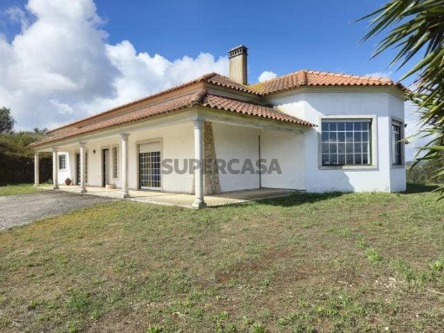 Moradia T3 com excelentes areas e vistas fantasticas para venda a 10 minutos de Tomar
