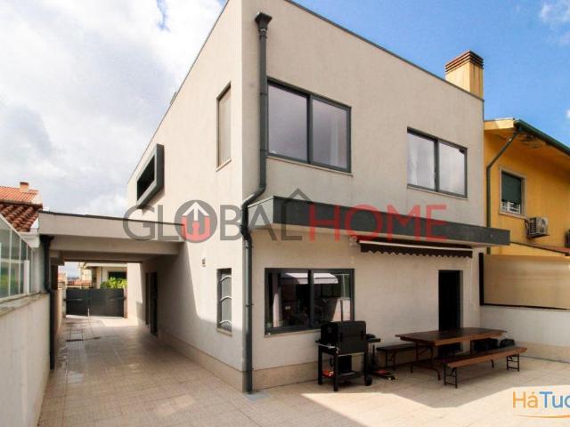 Moradia T3 com 3 frentes em Fânzeres | 26084097693