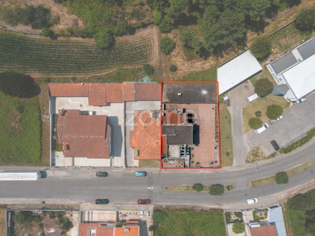 Moradia T3 com 3 Suítes e Terraço em Olival, Vila Nova de Gaia