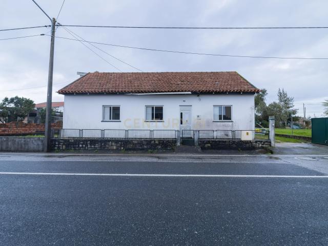 Moradia T3 com terreno + Moradia T2