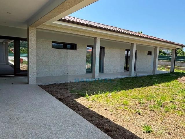 MORADIA T3 COM TERRENO EM ARCOS DE VALDEVEZ
