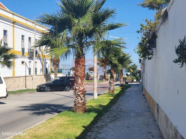 Moradia T3 com terreno junto ao rio em Alcochete