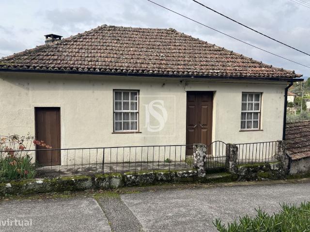 Moradia T3 em Mosteiro de Frguas