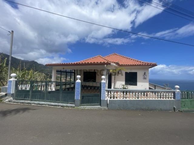 Moradia T3 com Vista Deslumbrante sobre o Atlântico Porto da Cruz, Machico | Ilha da Madeira