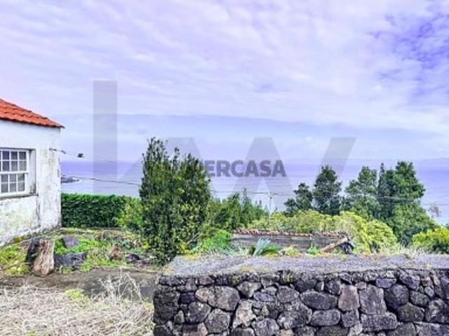 Moradia T3 com Vista Mar para Remodelar | São Miguel Arcanjo Ilha do Pico