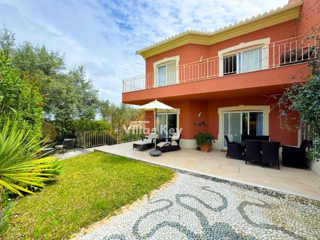 Moradia T3 com vista mar, piscina e garagem para venda em Go. 149m² Lagos Santa Maria